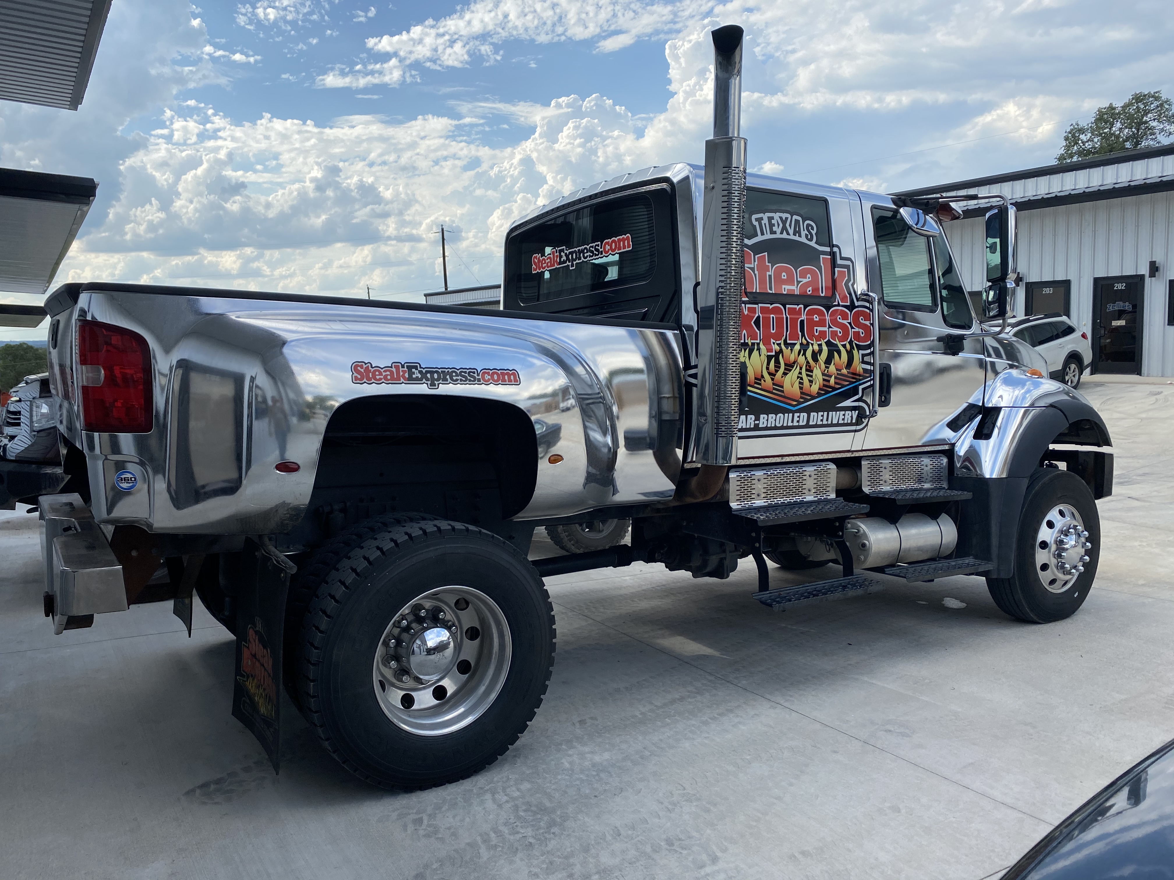 International 442 Pickup Truck